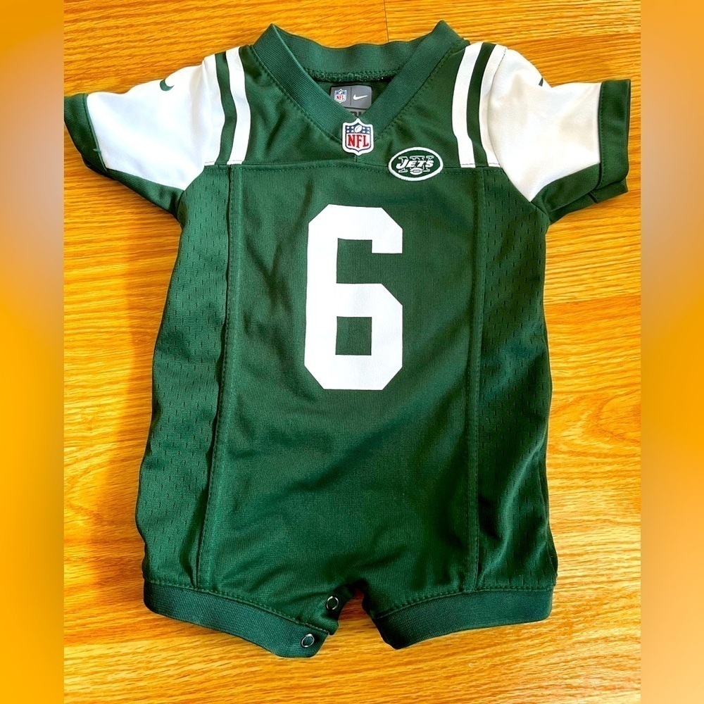 NFL New York Jets Onesie Jersey #6 Sanchez Football 6-9 months